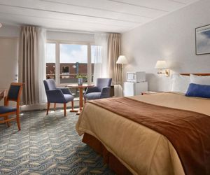 Travelodge by Wyndham Niagara Falls At the Falls Niagara Falls Canada