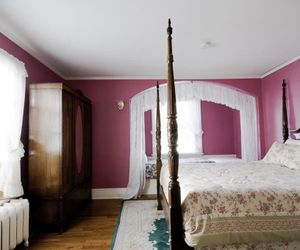 Chestnut Inn Niagara Falls Canada
