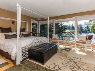 Фото отеля Long Lake Waterfront Bed and Breakfast