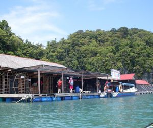 Terapung Hotel & Fish Garden Pantai Cenang Malaysia