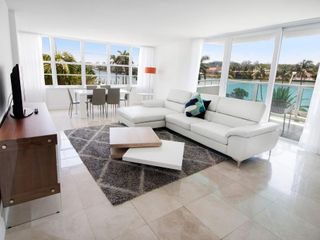 Seacoast Suites on Miami Beach