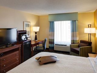 Hotel pic Hampton Inn & Suites by Hilton Toronto Airport