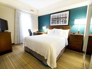 Фото отеля Residence Inn by Marriott Mississauga-Airport Corporate Centre West