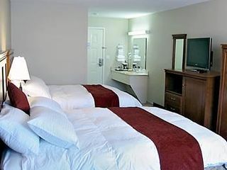Фото отеля Riverland Inn & Suites