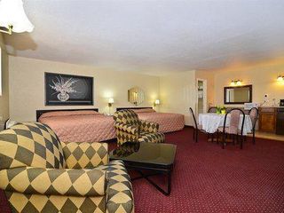 Hotel pic Rodeway Inn & Suites