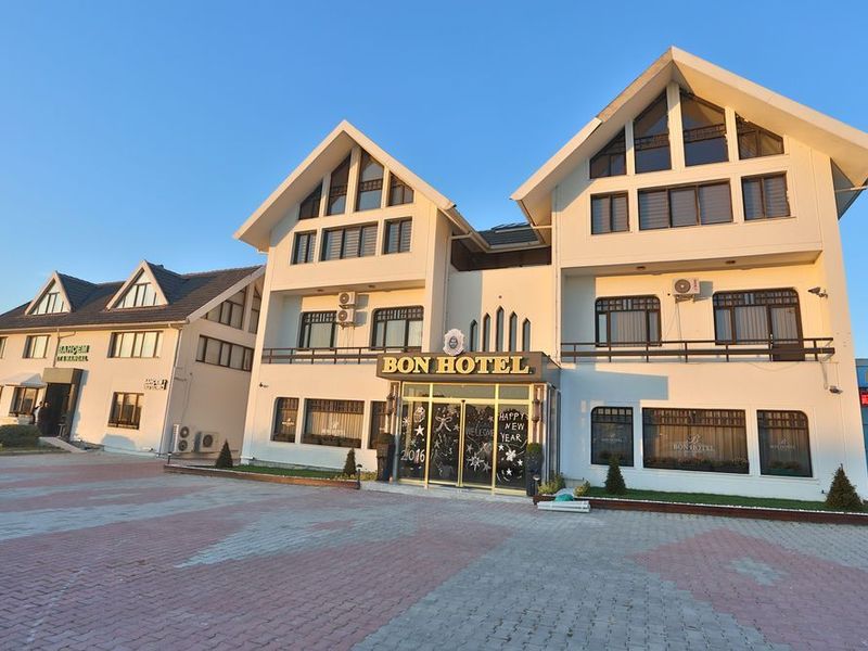 Hotel Photo 1