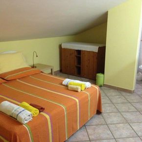 NearBy Hotel