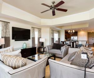 RVH 177 Centre Court Chic Four Corners United States