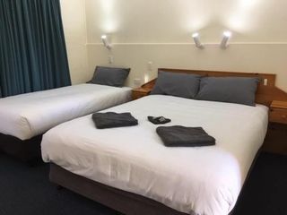 Hotel pic Bishops Lodge Narrandera