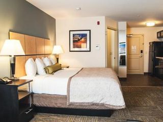 Фото отеля Candlewood Suites Denver North - Thornton, an IHG Hotel