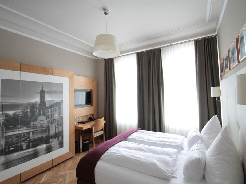 Hotel Photo 1