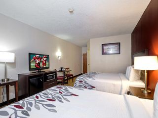 Фото отеля Red Roof Inn & Suites Jacksonville, NC