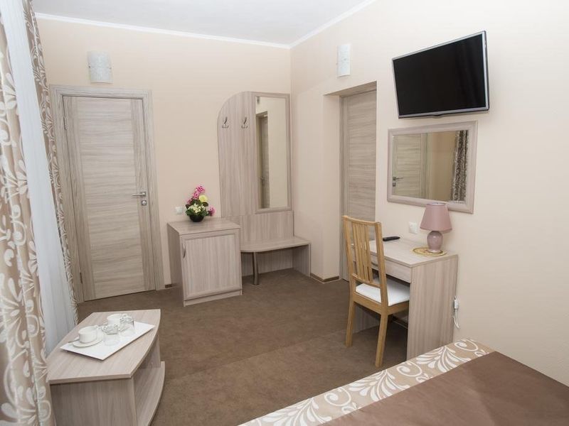 Hotel Photo 8