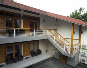 RedDoorz Plus @ Hegarmanah Bandung Indonesia