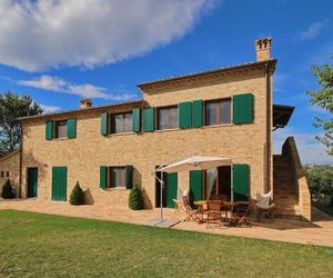 Cozy Cottage in Montelabbate with Pool Montelabate Italy