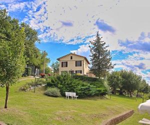 Peaceful Holiday Home in Piticchio with garden and barbecue Arcevia Italy