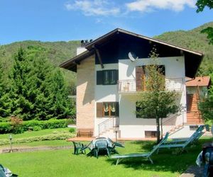 Cozy Holiday Home in Val Maria-pur near Ski Area Pieve di Ledro Italy