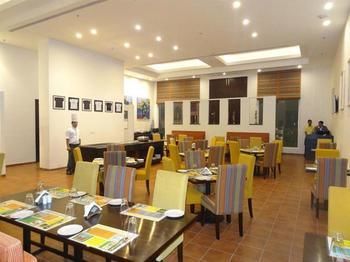 Hotel Photo 12