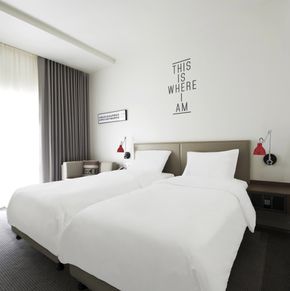 NearBy Hotel