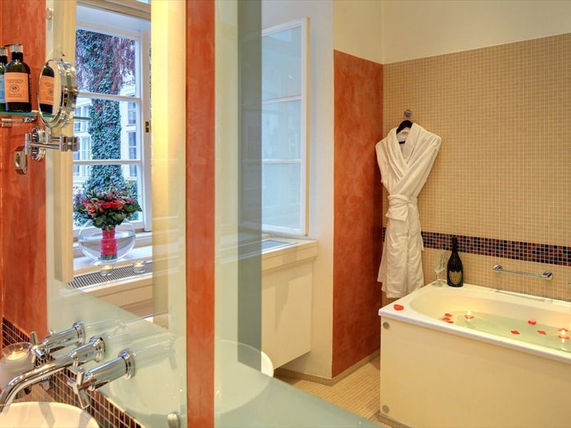 Hotel Photo 9