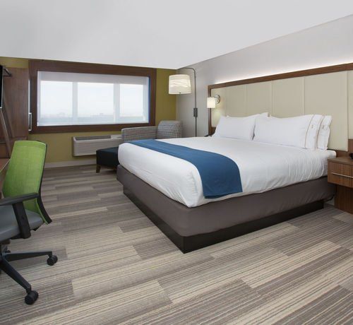 Photo of Holiday Inn Express & Suites Oswego, an IHG Hotel