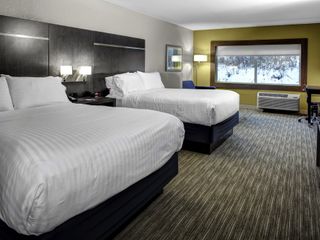 Фото отеля Holiday Inn Express & Suites Coldwater, an IHG Hotel