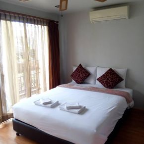 NearBy Hotel