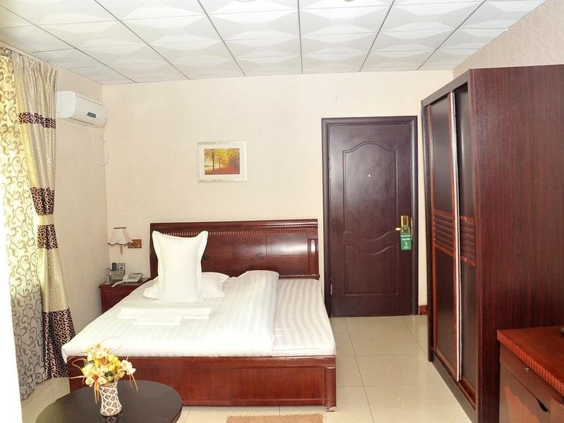 Hotel Photo 1
