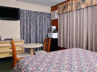 Фото отеля Hope Inn and Suites