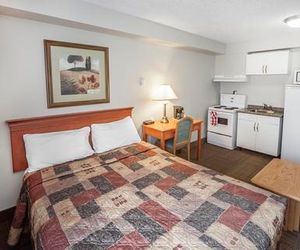 Econolodge Inn and Suites Hinton Canada