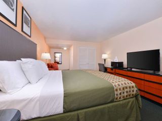 Hotel pic Media Inn & Suites