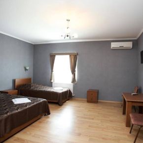NearBy Hotel