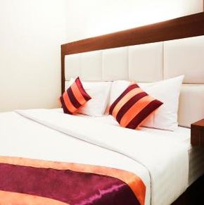 NearBy Hotel