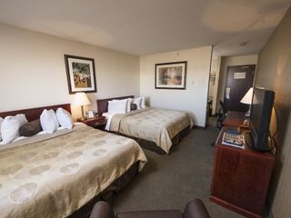 Фото отеля Service Plus Inns and Suites