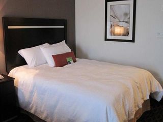Фото отеля Hampton Inn by Hilton Fort Saskatchewan