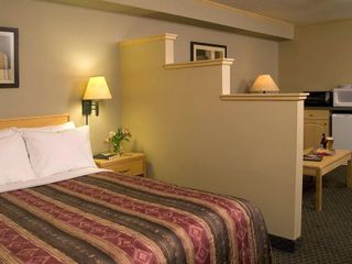Hotel pic Vantage Inn & Suites