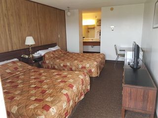 Hotel pic Elk Point Motel & RV Park