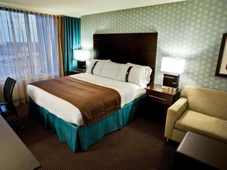 Фото отеля Holiday Inn Hotel & Suites Pointe-Claire Montreal Airport, an IHG Hote