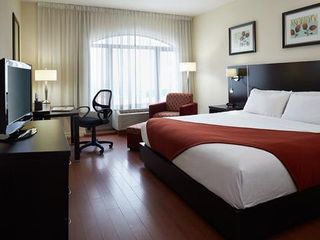 Фото отеля Holiday Inn & Suites Montreal Airport