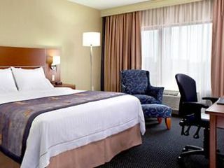 Hotel pic Fairfield Inn & Suites by Marriott Montreal Airport
