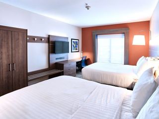 Фото отеля Holiday Inn Express Hotel & Suites Dieppe Airport, an IHG Hotel