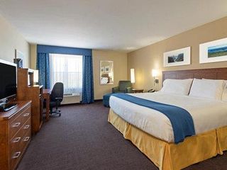 Фото отеля Holiday Inn Express Deer Lake, an IHG Hotel