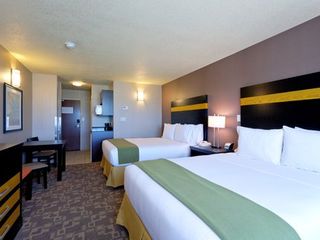 Фото отеля Holiday Inn Express and Suites Dawson Creek, an IHG Hotel