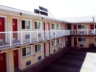 Фото отеля Lake City Motel