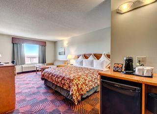 Фото отеля Service Plus Inns and Suites Calgary