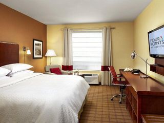 Фото отеля Four Points by Sheraton Calgary Airport