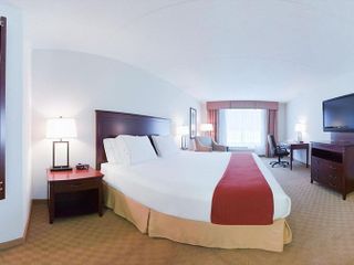 Фото отеля Holiday Inn Express Hotel & Suites Brockville, an IHG Hotel
