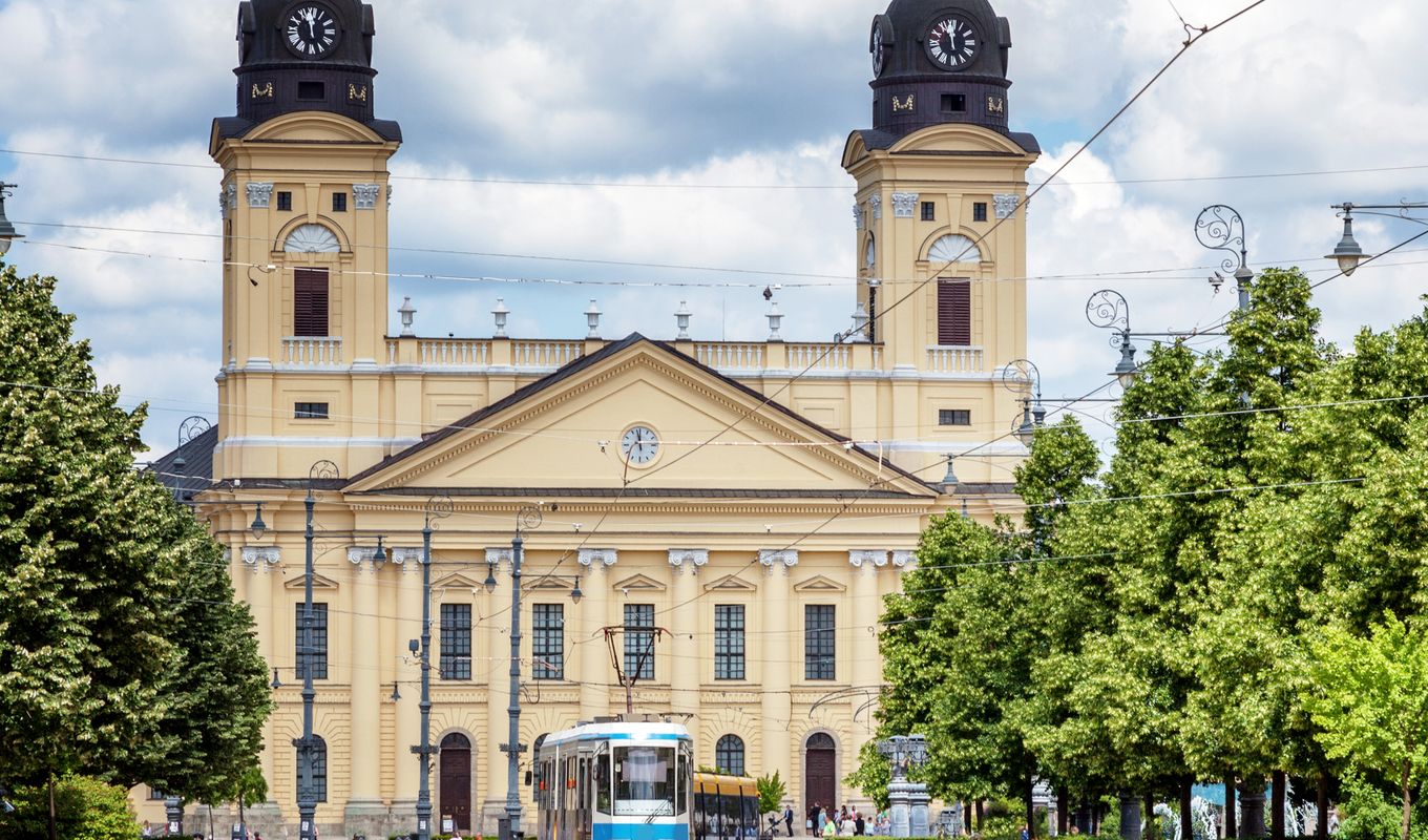 How to get from Lisbon to Debrecen