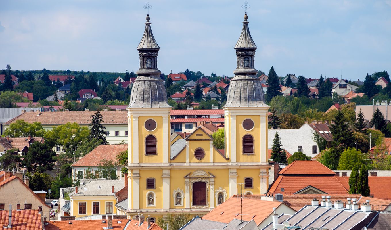 How to get from Lisbon to Eger