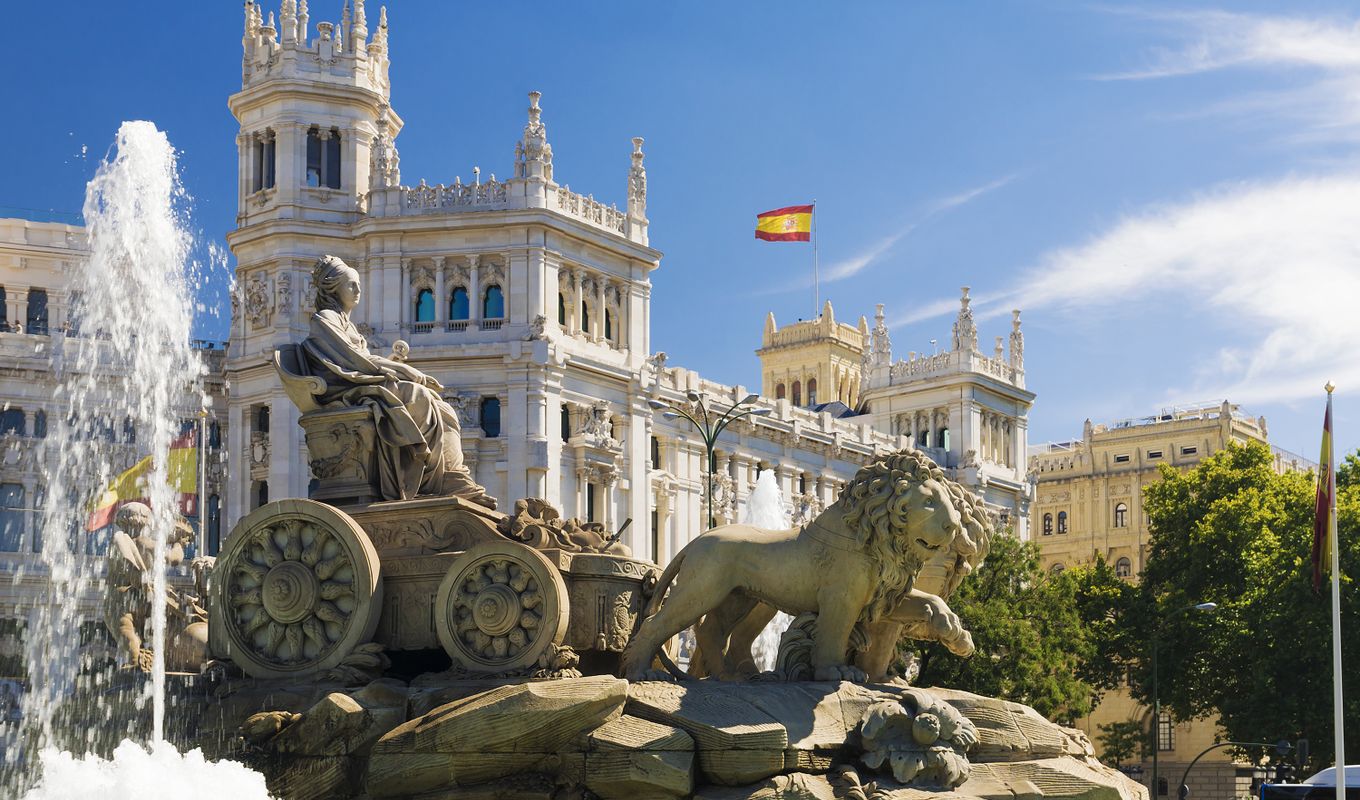 How to get from Alicante to Madrid